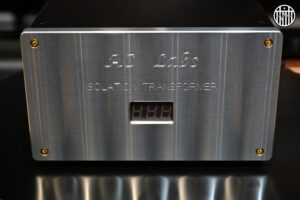 Read more about the article 【 AC Labs Toroidal 1500 “Golden Edition “ 正式亮相】