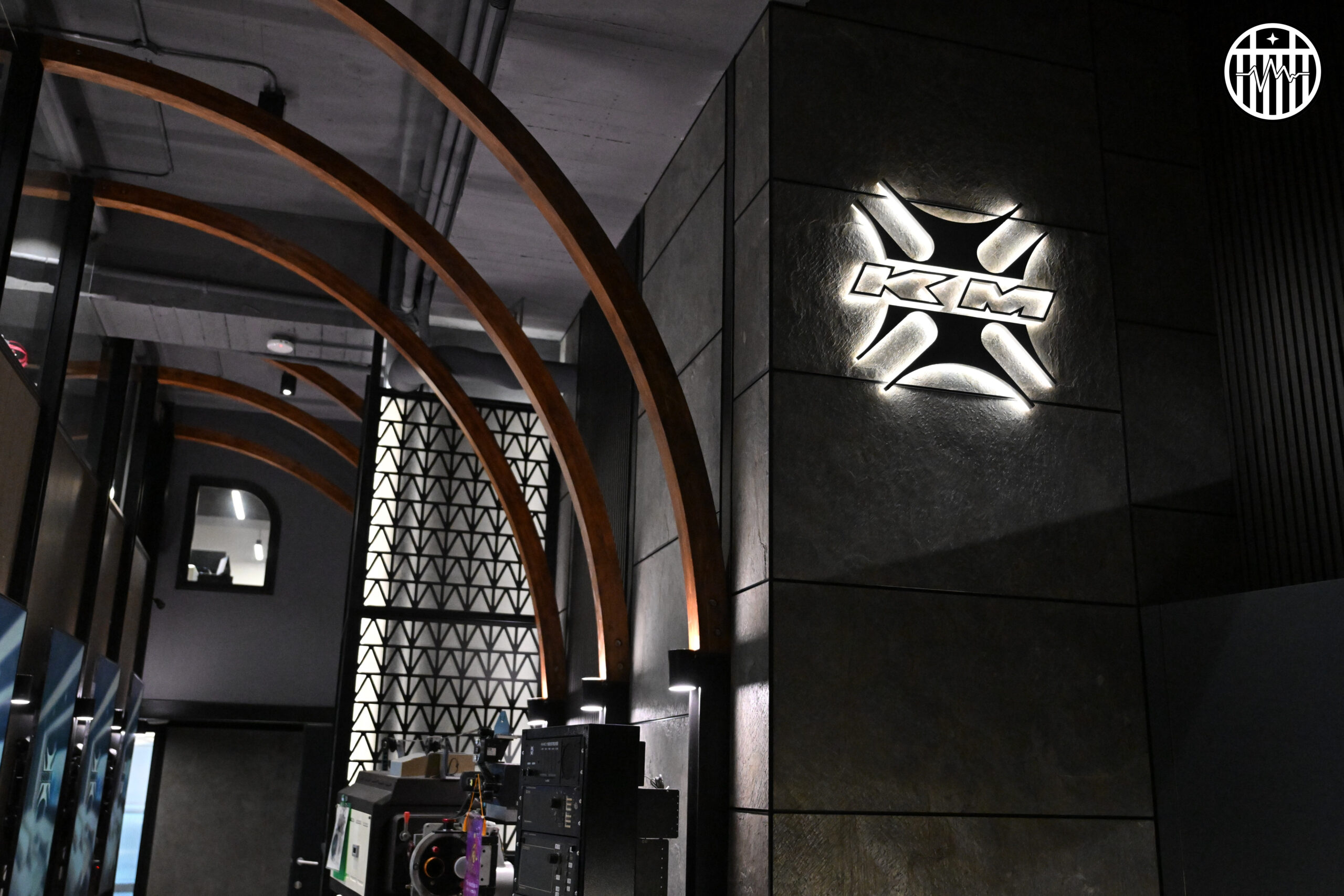 Read more about the article 【頂級劇院的權威—太順鉅業】